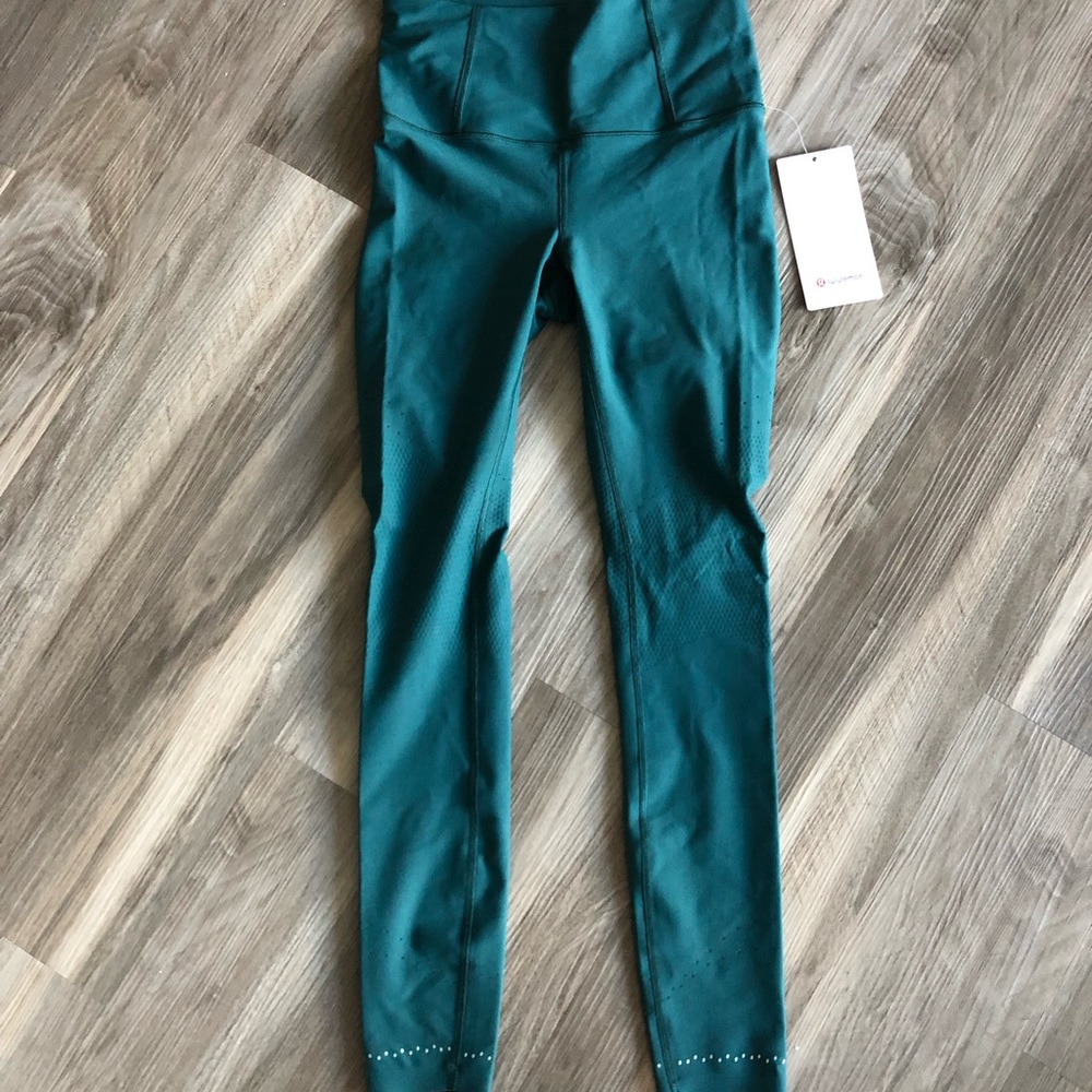 Lululemon NEW Zoned In Leggings SIZE 6